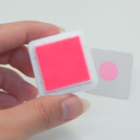 Almohadilla alta con tinta rosa fluor